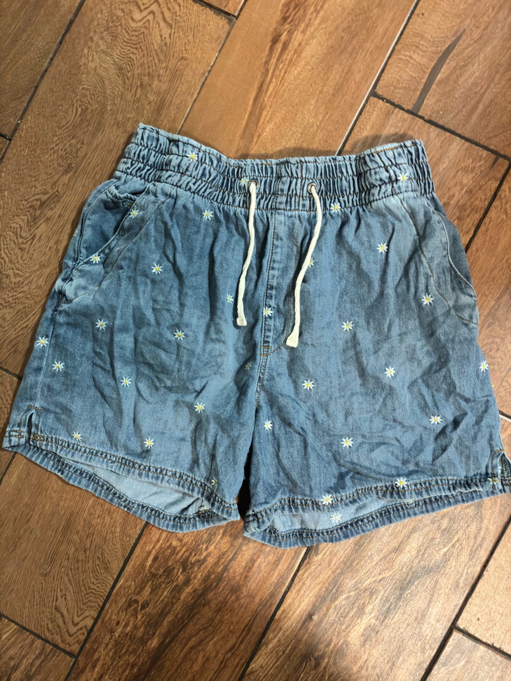 Kensie Blue Daisy-Embroidered Pull-On Shorts